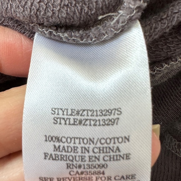 Z SUPPLY - MILLIE CLOUD STAR SWEATSHIRT size Medium - Picture 6 of 7